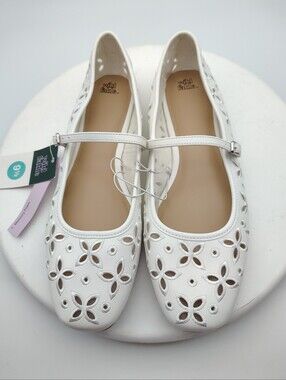 New Wild Fable Elsa White Floral Cutout Mary Jane Flats Size Woman's 9.5